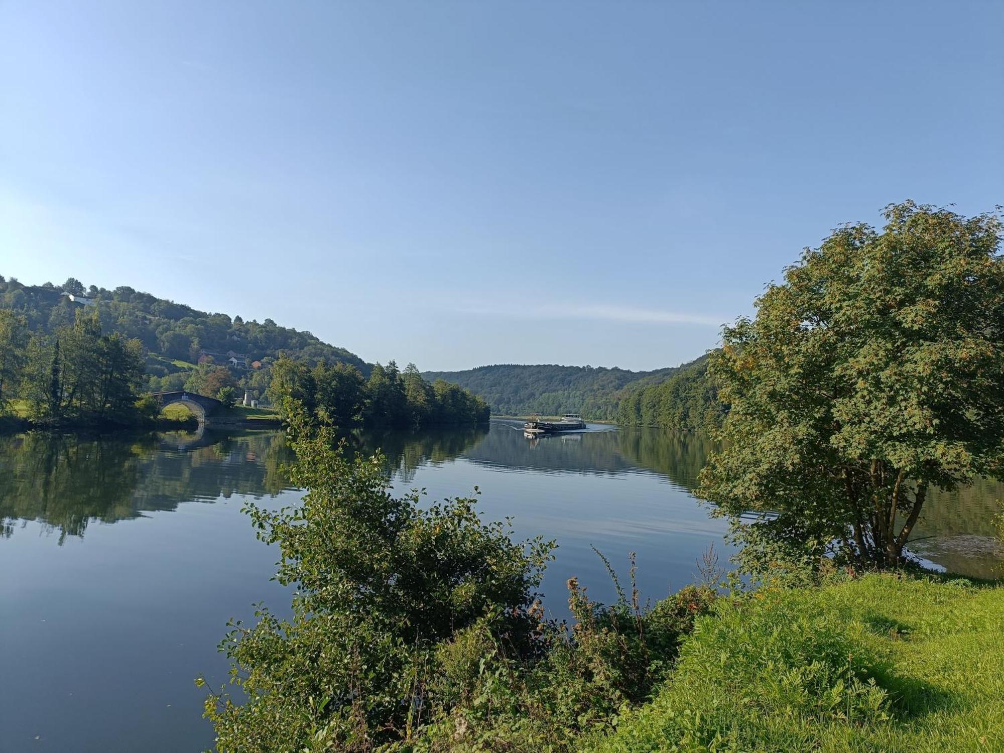 2Pas2Meuse Lägenhet Waulsort Exteriör bild