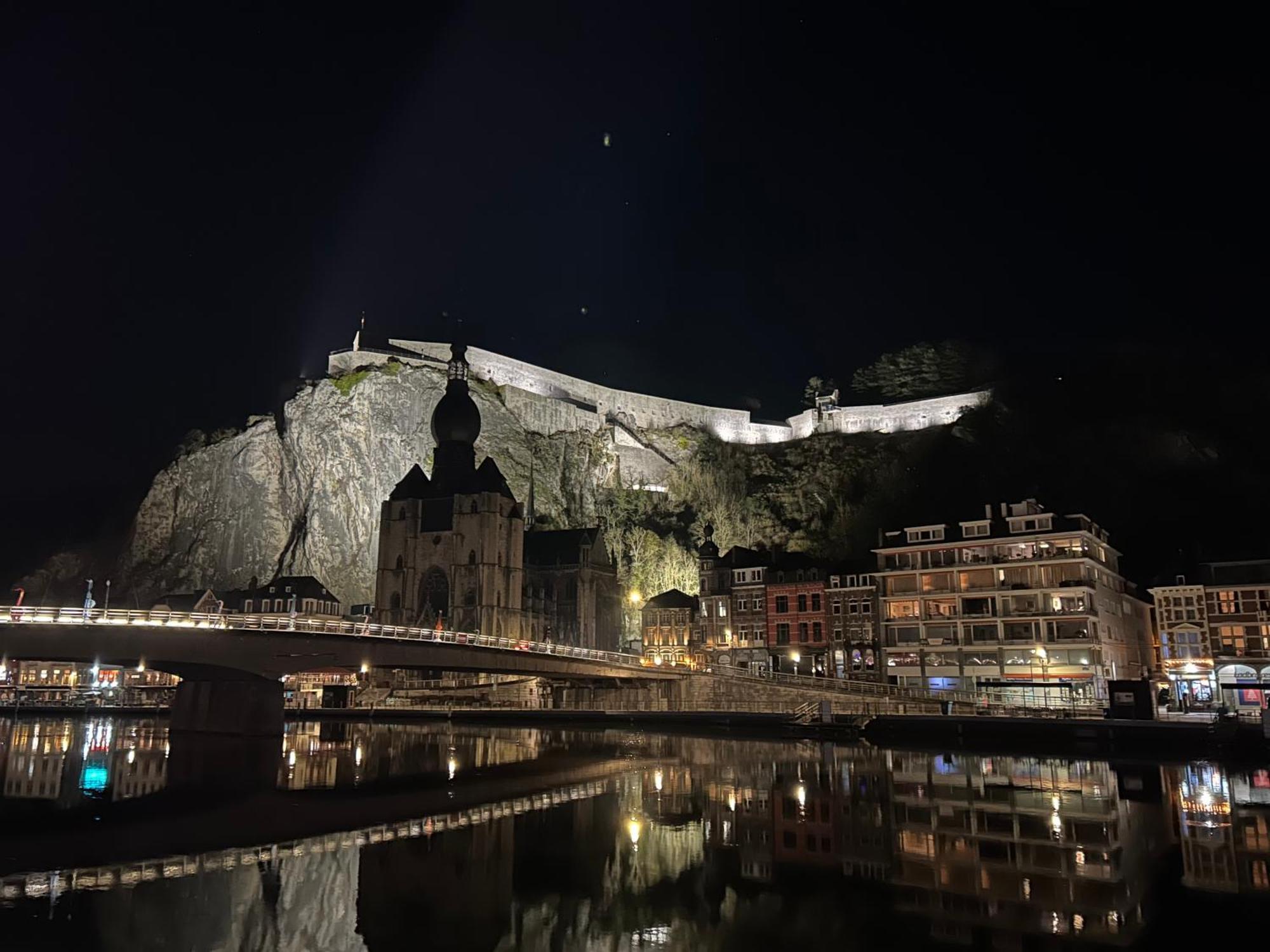 2Pas2Meuse Lägenhet Waulsort Exteriör bild